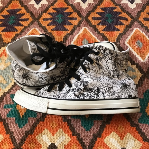 patterned converse womens